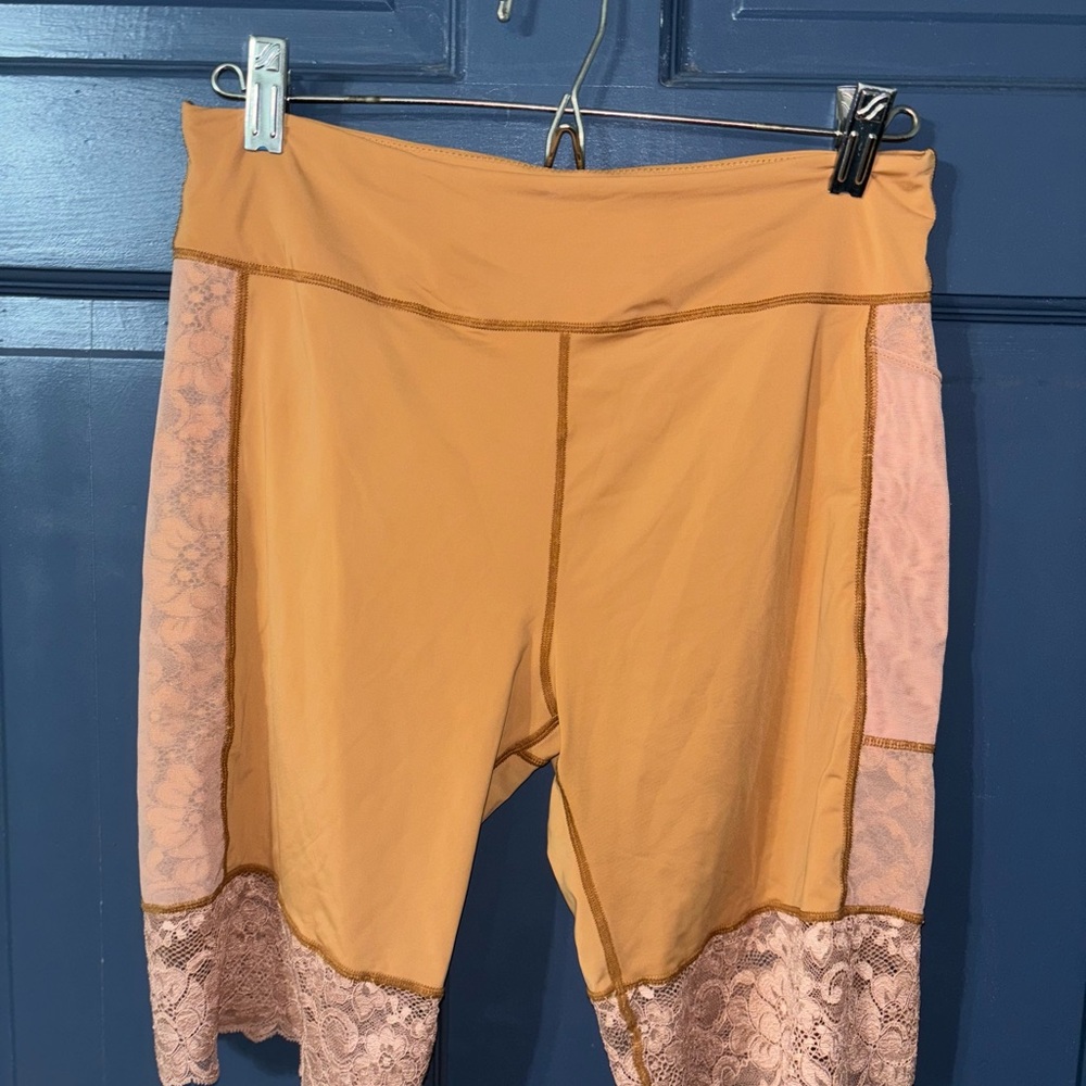 Peach Leggings with Lace Trim